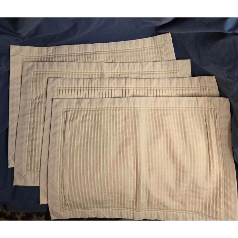 Vintage Set of 4 Accordian Pleated Ivory Cotton Placemats